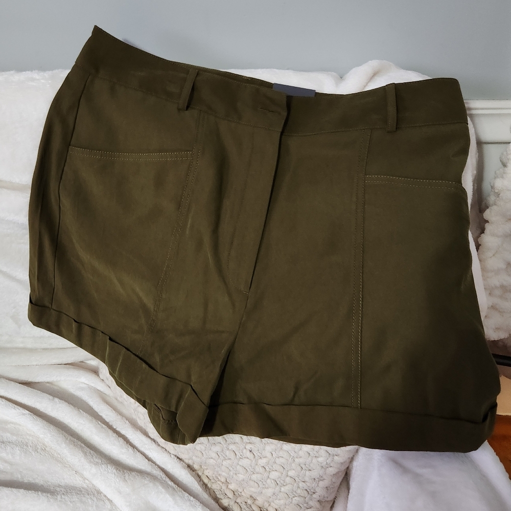 Worthington shorts NWT Olive Colored